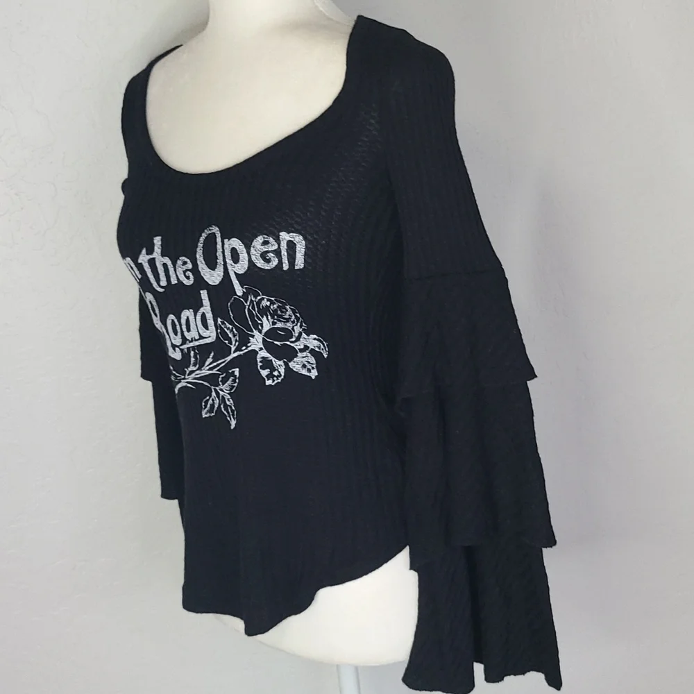 NWT Chaser bell sleeves shirt on the open road XS - Picture 7 of 9
